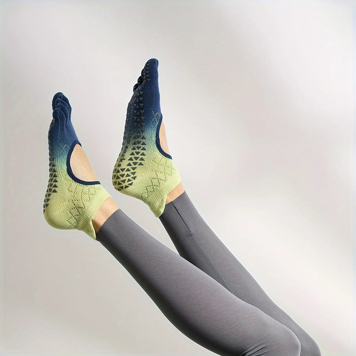 1 Pair of Women's Spring and Summer Gradient Color Dotted Yoga Socks, Five-Finger Open-Back Full-Finger Jacquard Sweat-Absorbent Mesh Breathable Non-Slip Professional Finger-Separated Sports Pilates Fitness Dance Women's Sock
