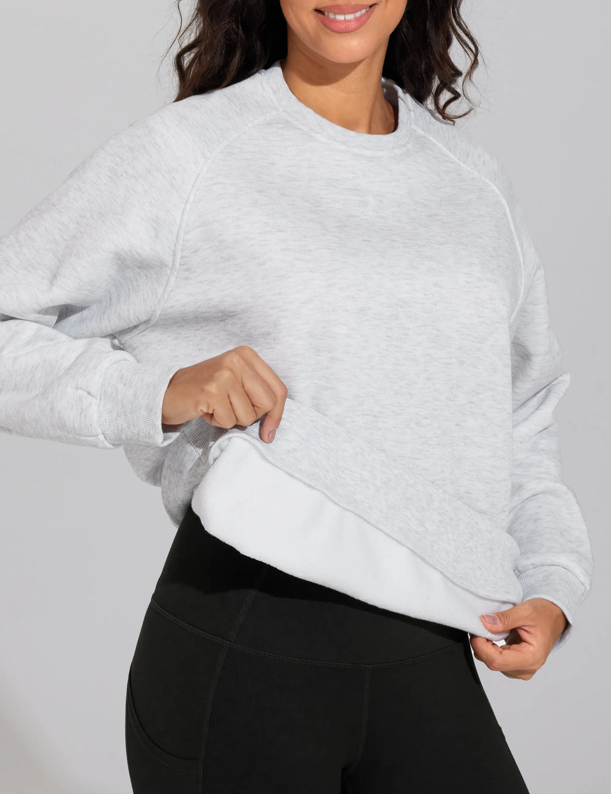 THE GYM PEOPLE Women's Long Sleeves Fleece Sweatshirts Loose Fit Crewneck Workout Casual Pullover Tops